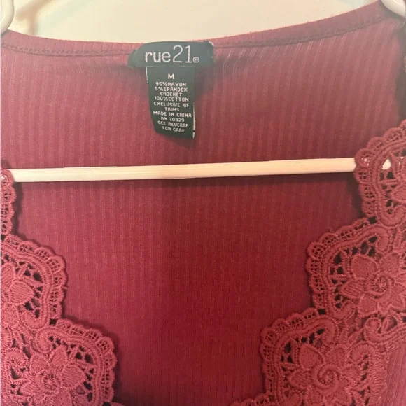 Lot of 3 Women’s Tops - Picture 5 of 10